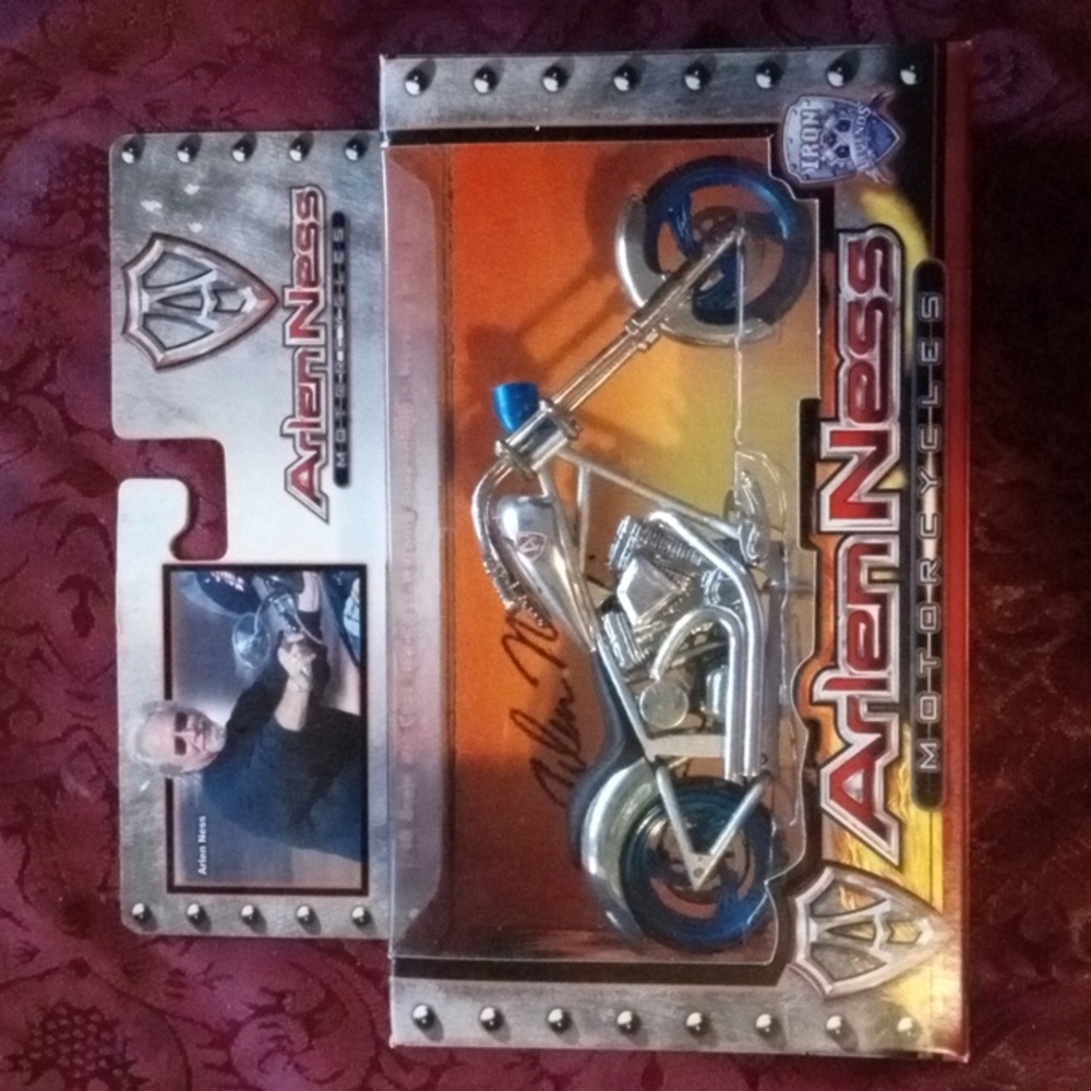 3/$10 Item! Arlen Ness Iron Legends 1:18 Scale Replica Custom Motorcycle